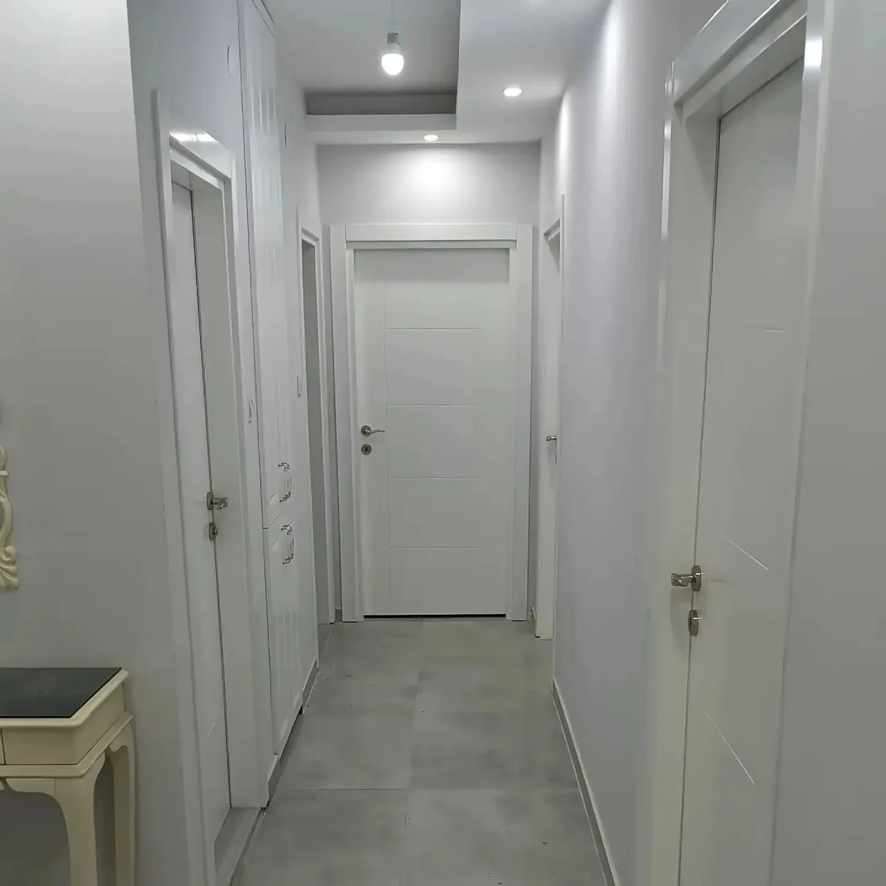 Mersin Forum daire tadilatı, koridor ve oda kapıları